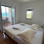 شقة Beachfront Family Escape, Ciovo *