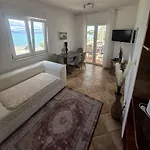 Beachfront Family Escape, Ciovo شقة تروغير