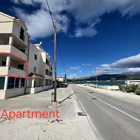 Beachfront Family Escape, Ciovo شقة